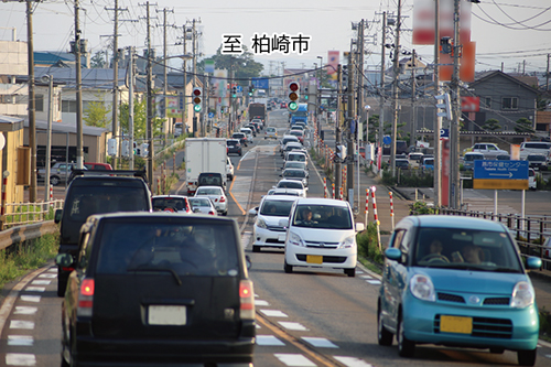 吉田病院脇交差点付近の渋滞状況写真