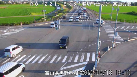 入善黒部バイパスの渋滞ライブカメラ「堀切(道の駅KOKOくろべ交差点)ライブカメラ」のライブ画像
