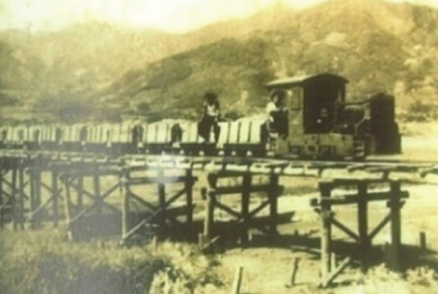 大正末期～昭和初め 軽便鉄道（トロッコ）築堤工事用の土砂等の運搬に使用された