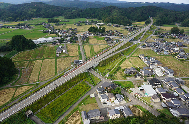 氷見北ICの空中写真