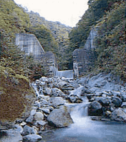 野坊瀬谷第３号砂防ダム完成