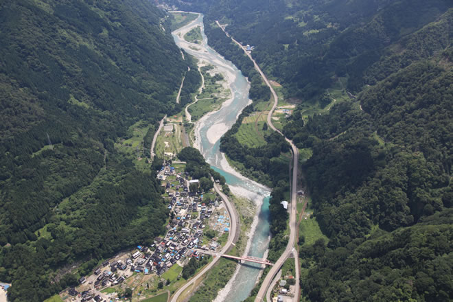 17/20|黒部川流域 斜めから見た航空写真 平成24年撮影|黒部河川事務所