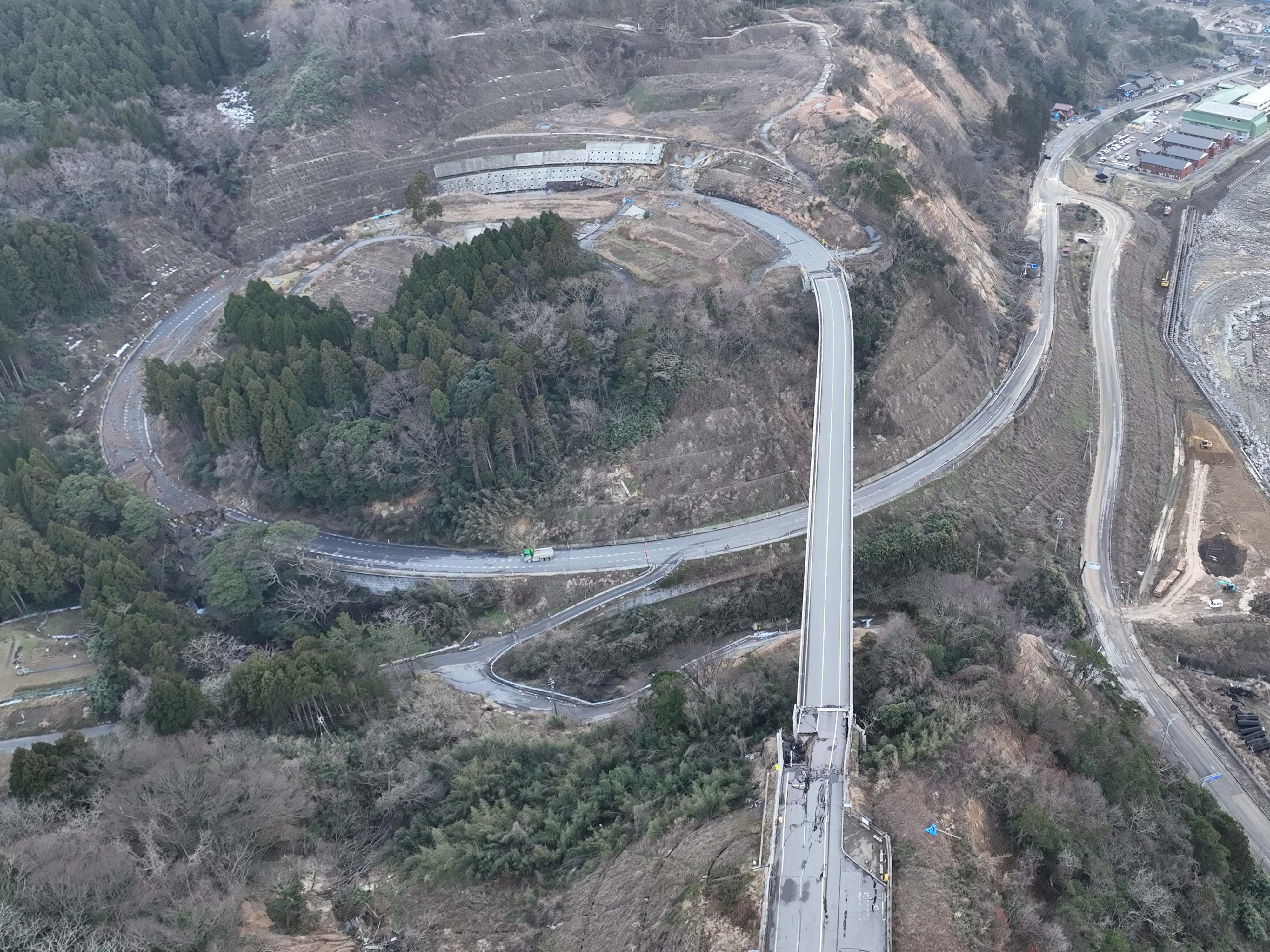 大谷ループ・橋工区写真4