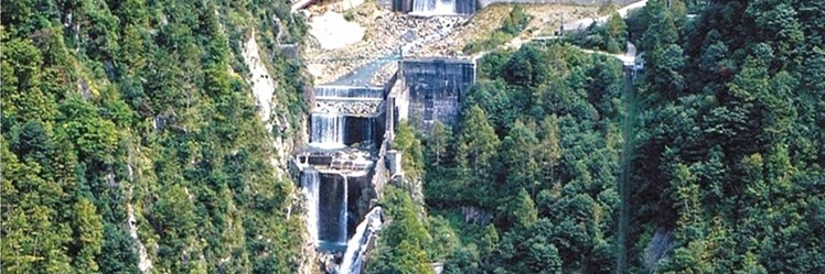 白岩砂防堰堤（富山県）