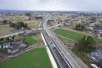 4車線化後(滑川市北野から富山市方向) 4車線化後(滑川市北野から富山市方向)